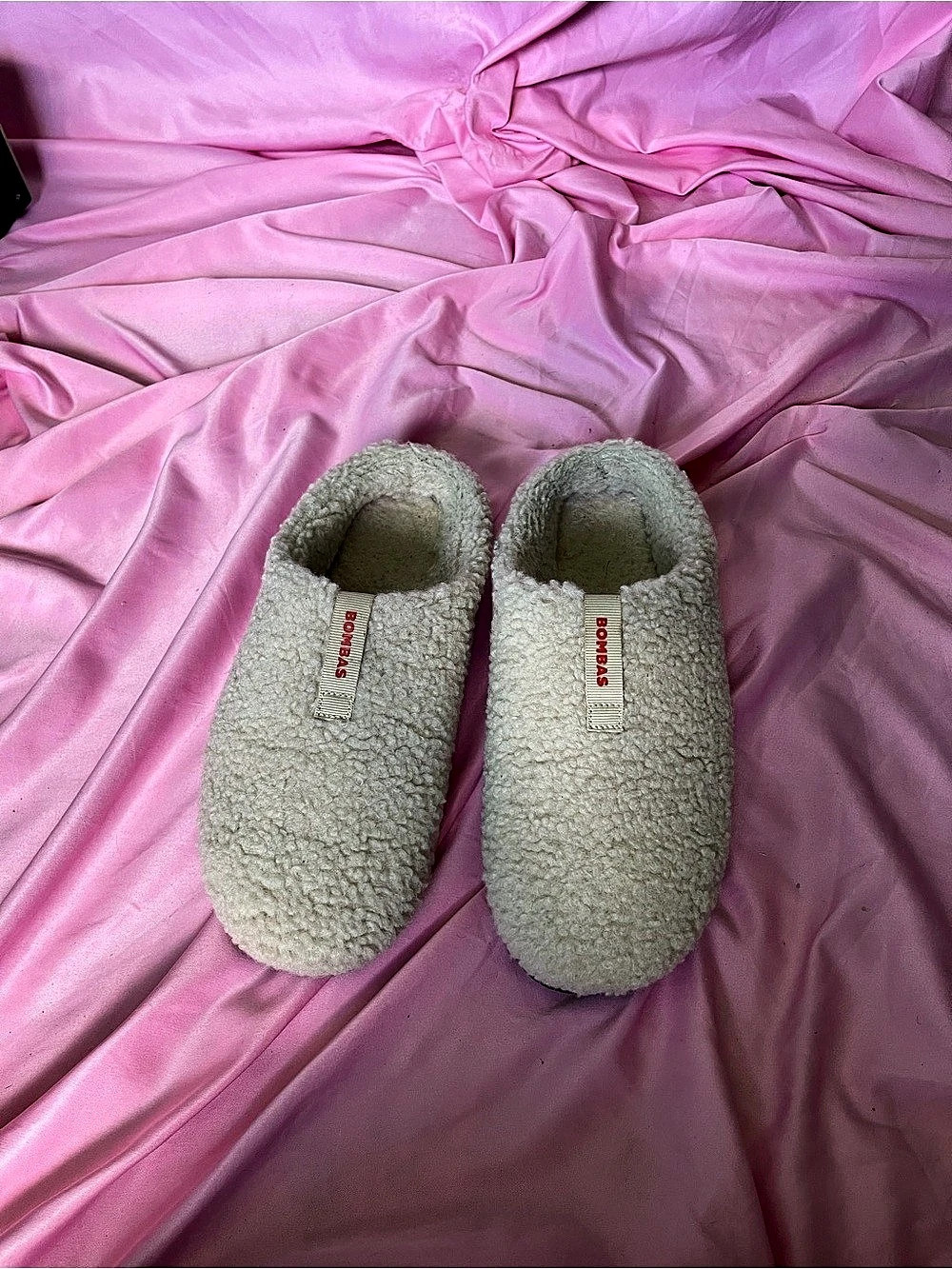 Bombas Sherpa Fuzzy Slippers Cream WOMANS SZ 7-7 1/2